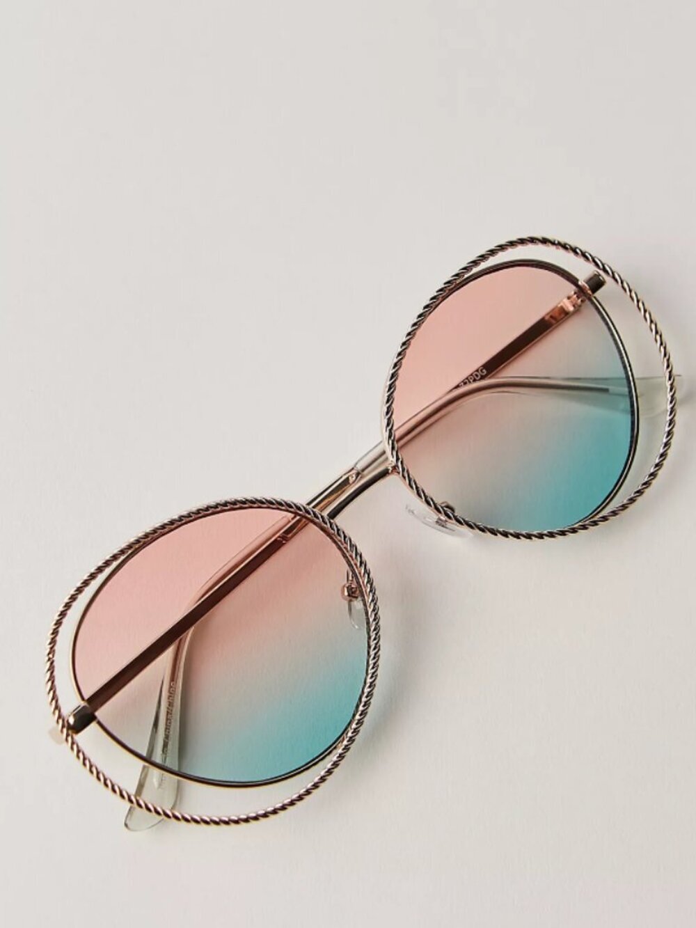 NWT Free People Blossom Novelty Oversized Sunglasses in Gold - Picture 3 of 5